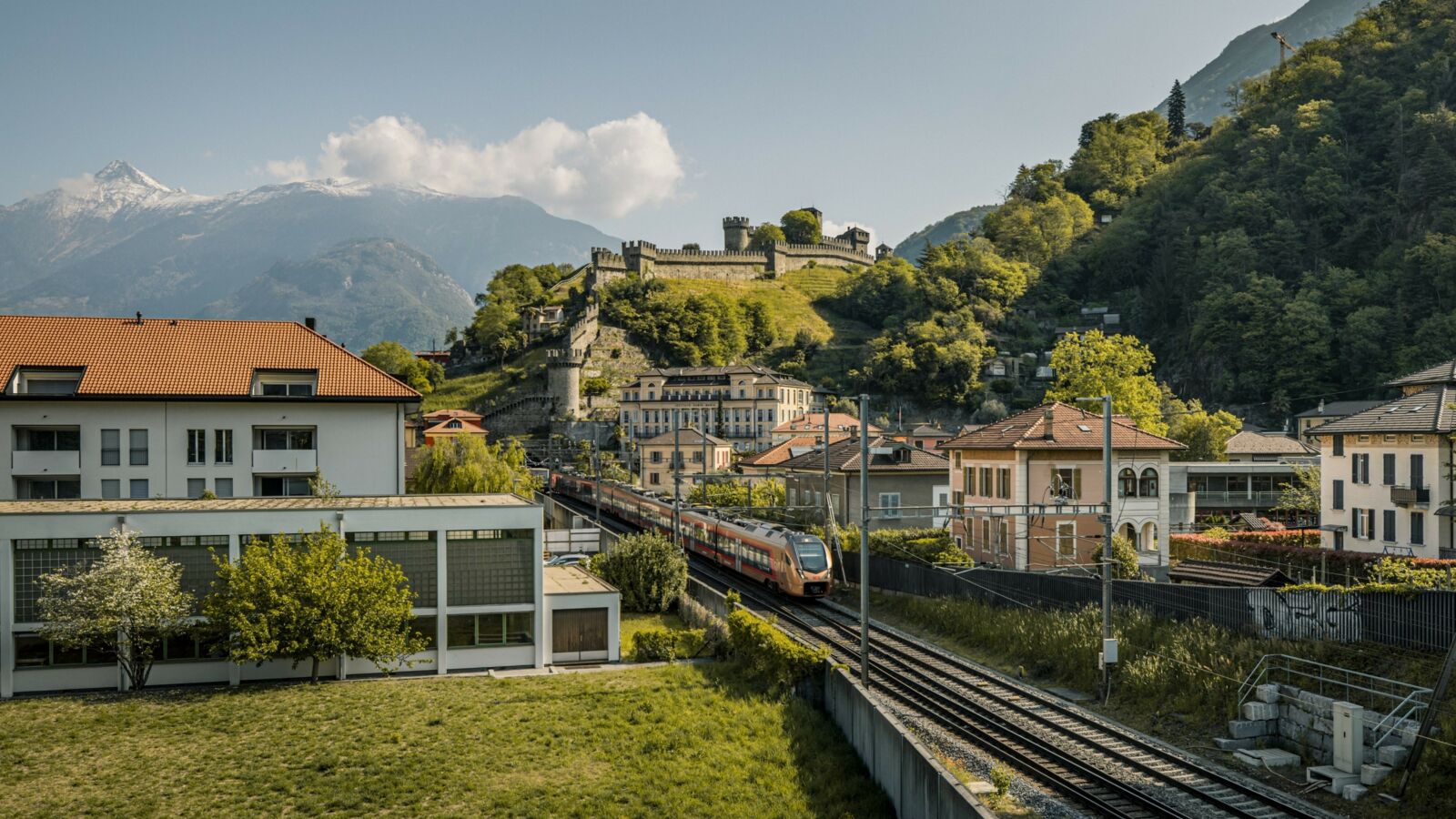 Treno Gottardo in Bellinzona