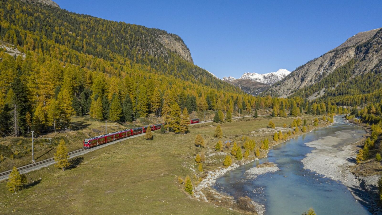 Bernina Express bei Morteratsch