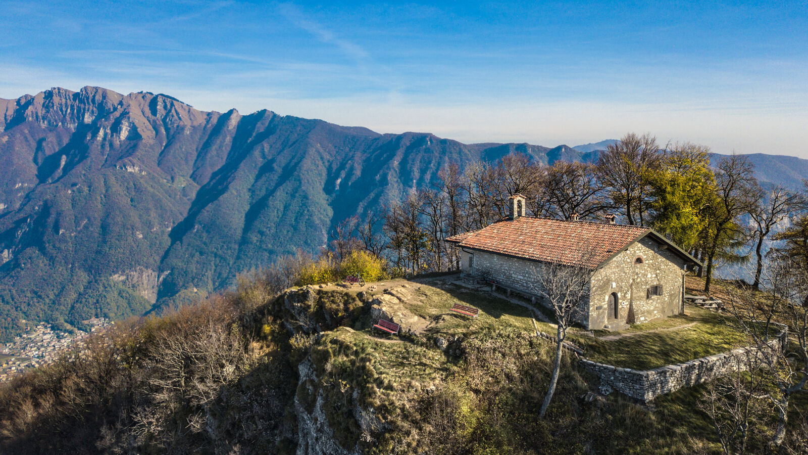 Monte San Giorgio vetta drone