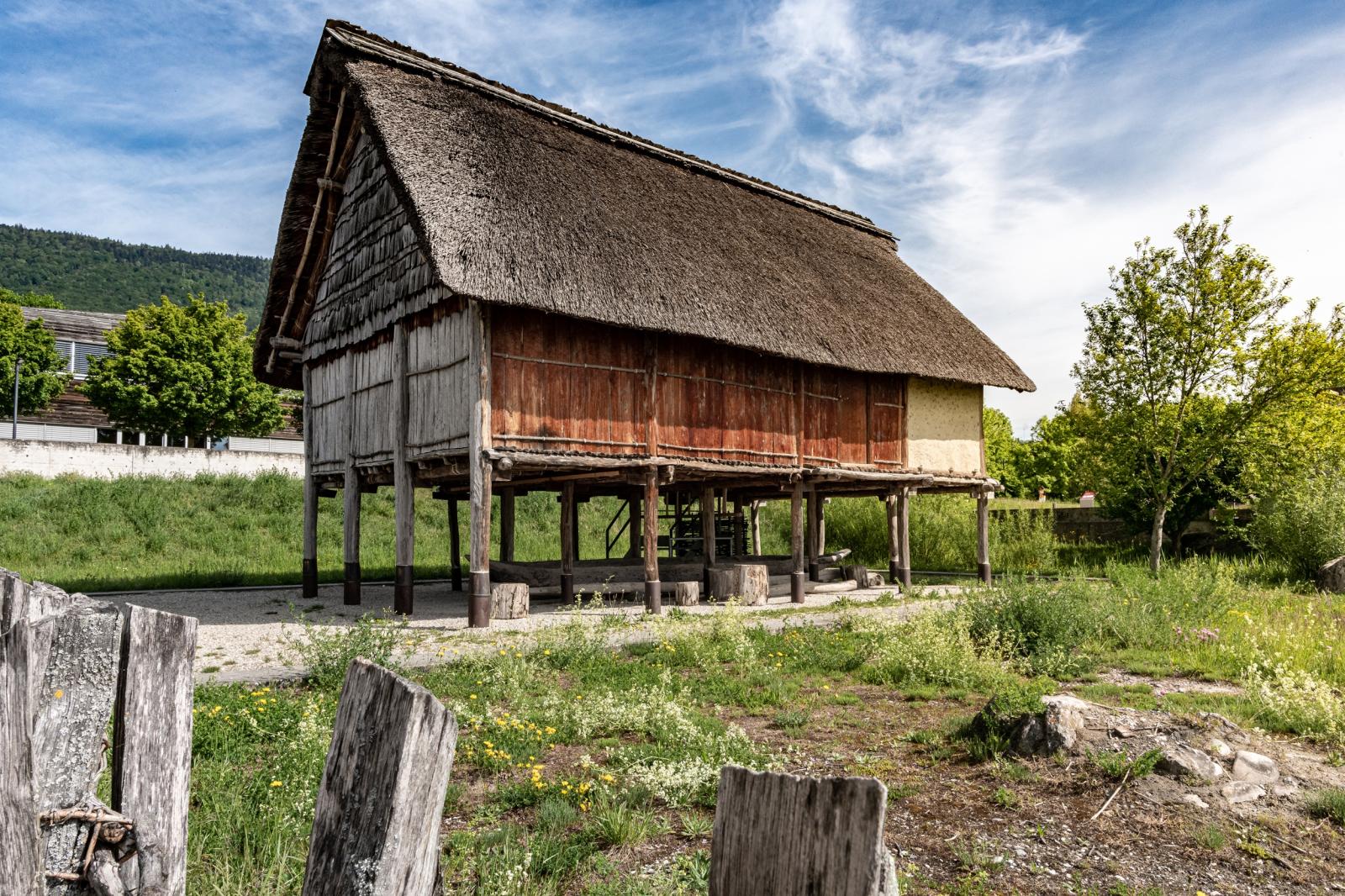 Maison à plancher surélevé